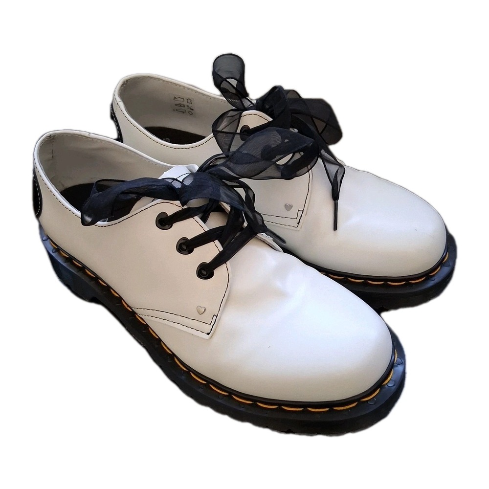 Dr Marten's Hearts White Oxford Women's Size 8 US Style # 1461